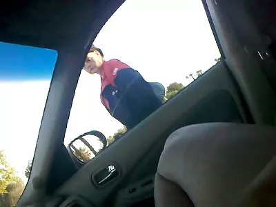丰满的 GF 给了我一个杀手口交