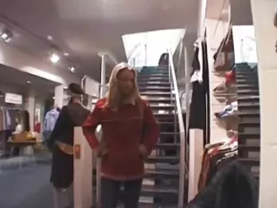 在车里漂亮的口交