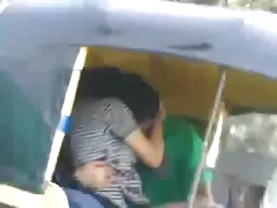 小白女孩用管道输送